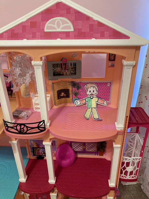 Flat Stanly in the Barbie house